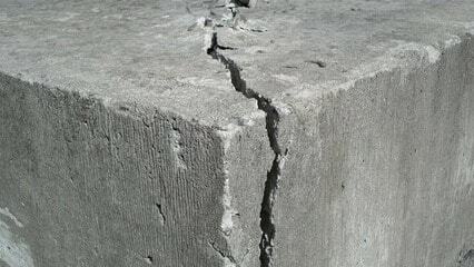 Фото разрушений бетона при несоблюдении технологии заливки